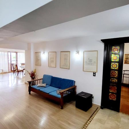 Spacious Apartment In City Centre Iasi Extérieur photo