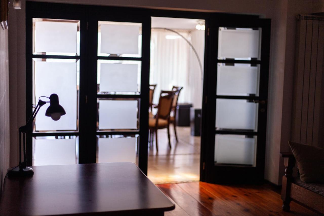 Spacious Apartment In City Centre Iasi Extérieur photo