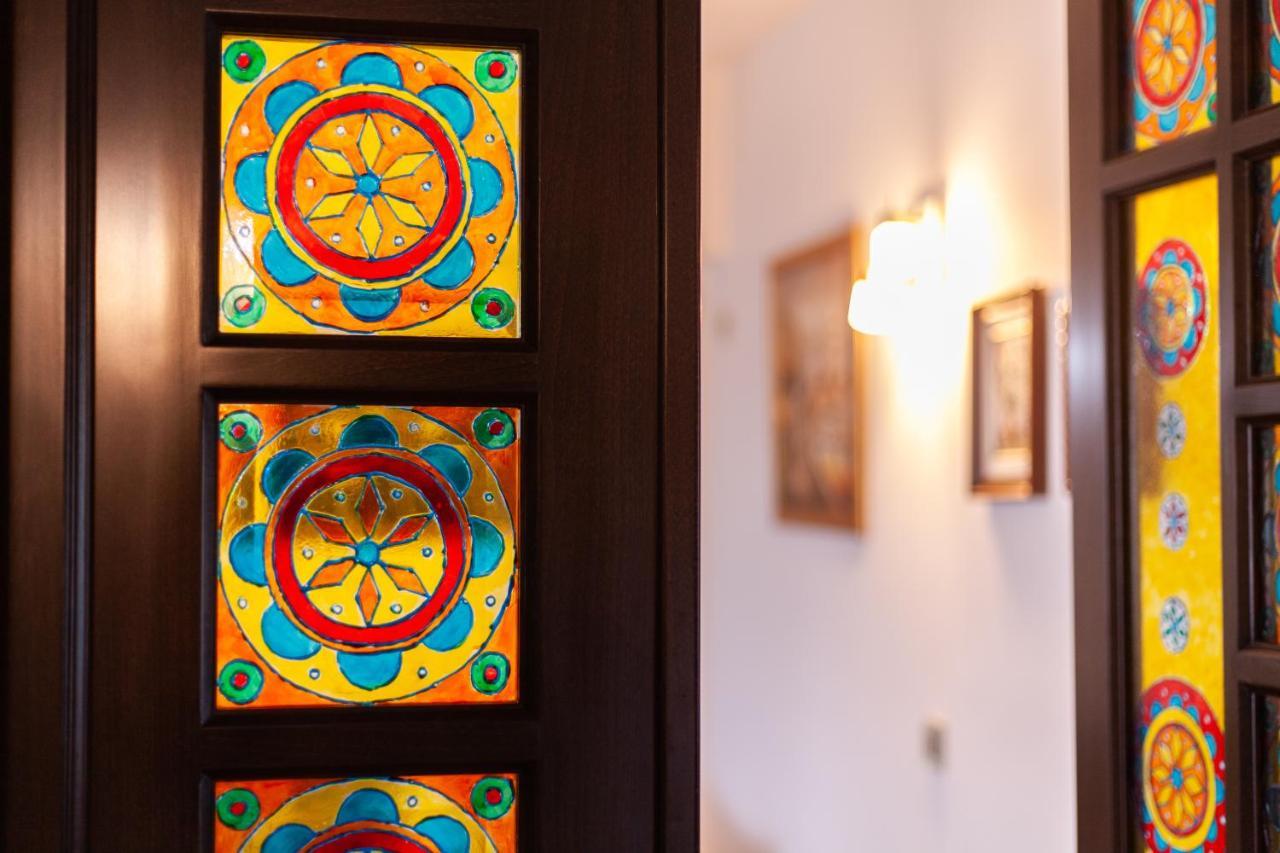 Spacious Apartment In City Centre Iasi Extérieur photo