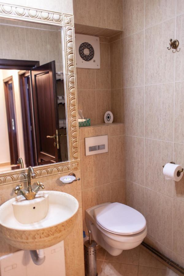 Spacious Apartment In City Centre Iasi Extérieur photo