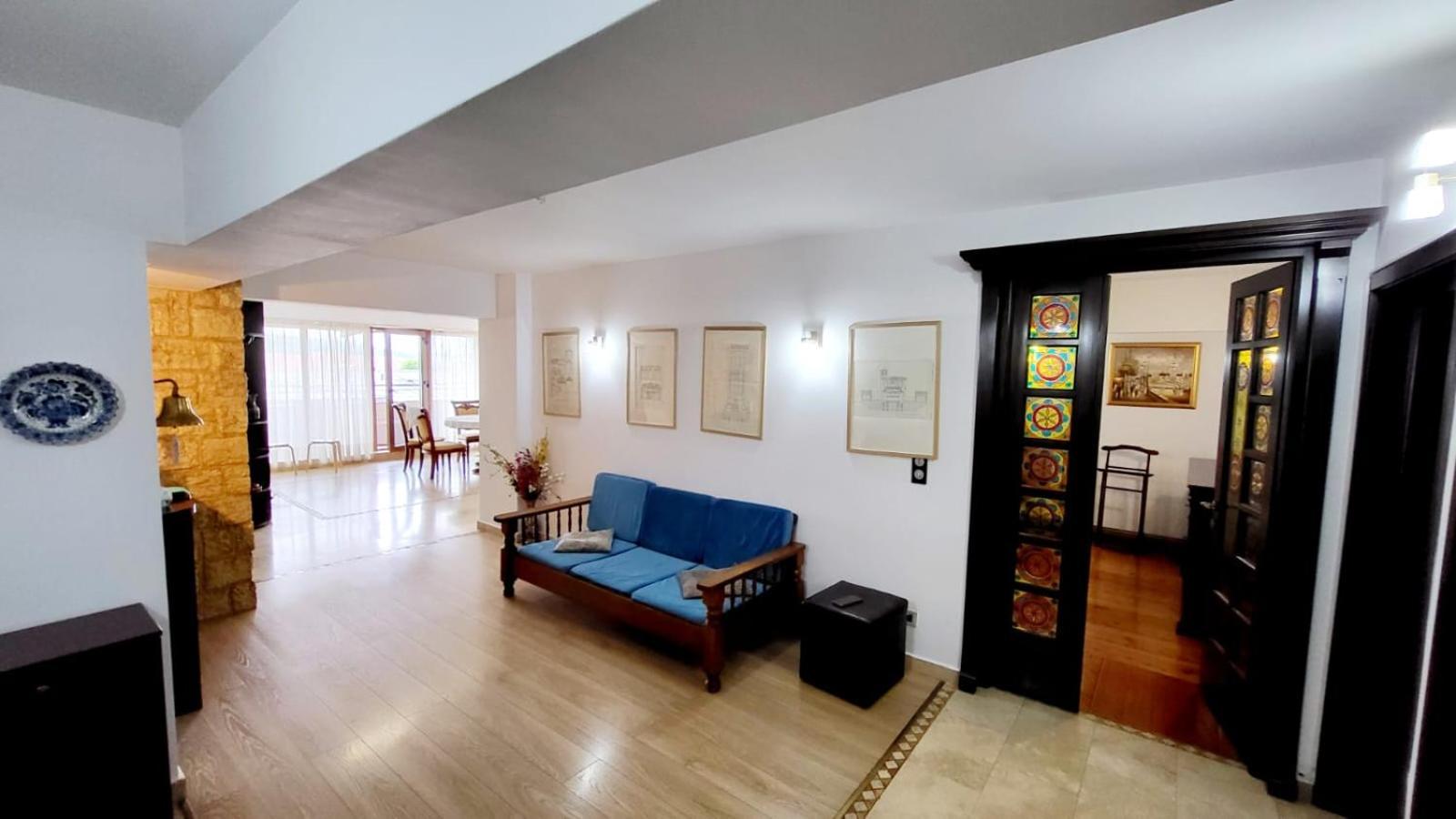 Spacious Apartment In City Centre Iasi Extérieur photo