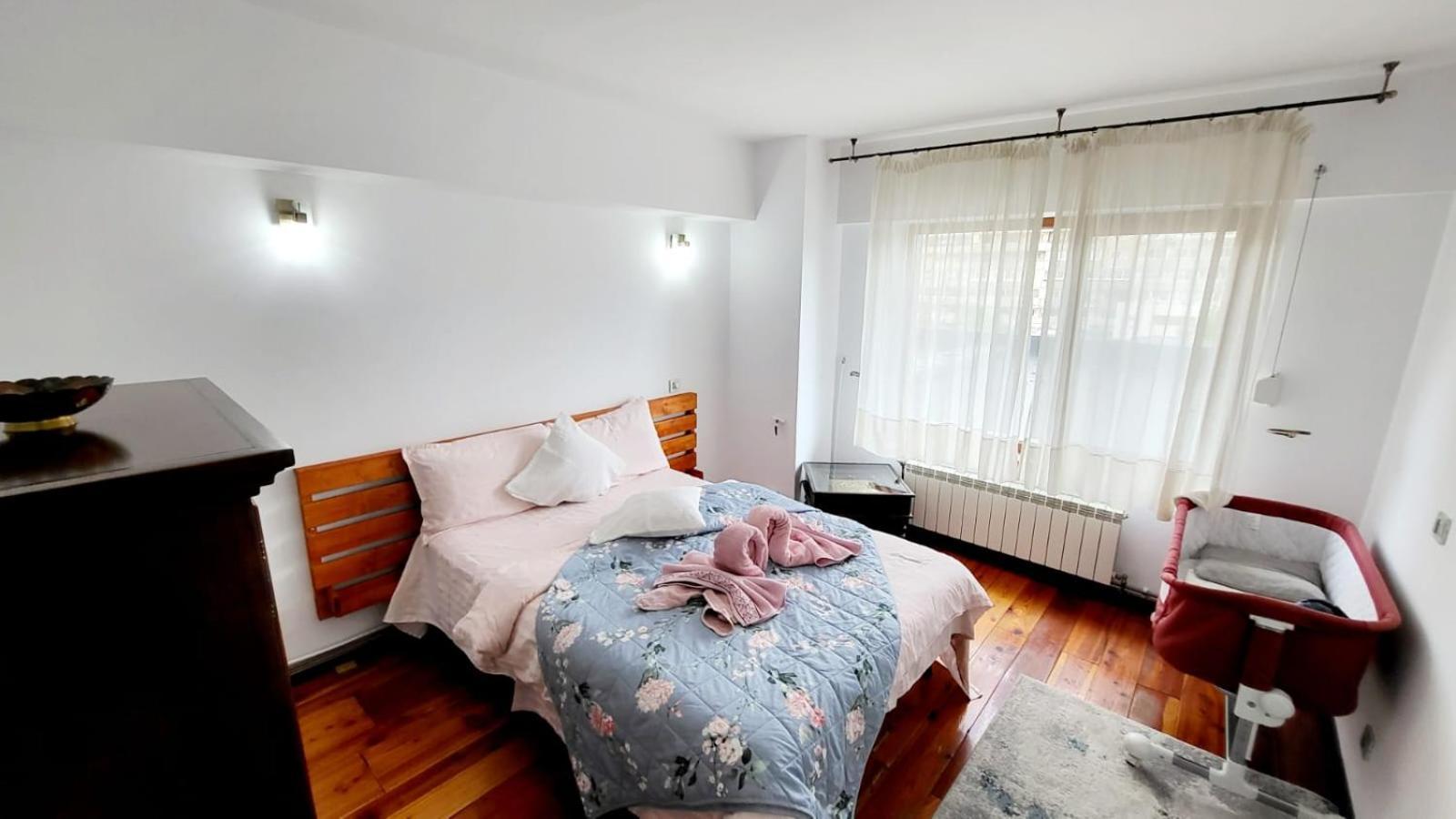 Spacious Apartment In City Centre Iasi Extérieur photo